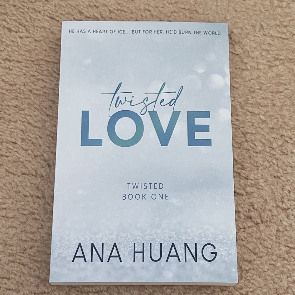 Twisted Love (SPECIAL EDITION) - By Ana Huang ✨